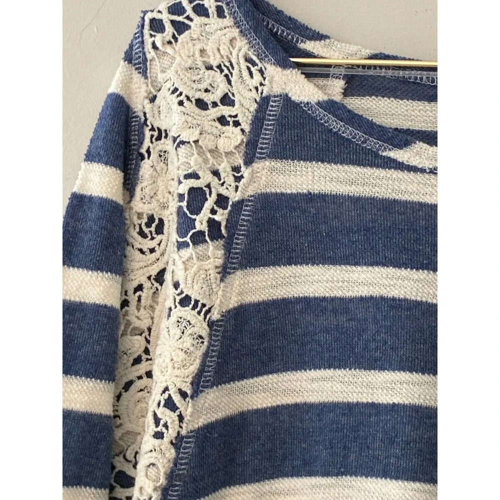 Blu Pepper Blue White Striped Lace Crochet Shoulder Long Sleeve Top Large